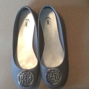 Gray flat shoes